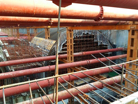 地铁隧道拱架及钢模板(图1)