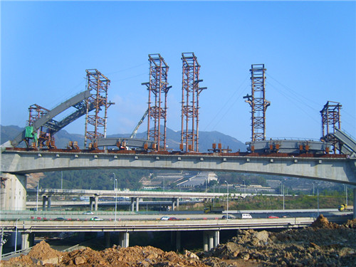 跨西岭互通特大桥钢管拱顺利合拢(图2)