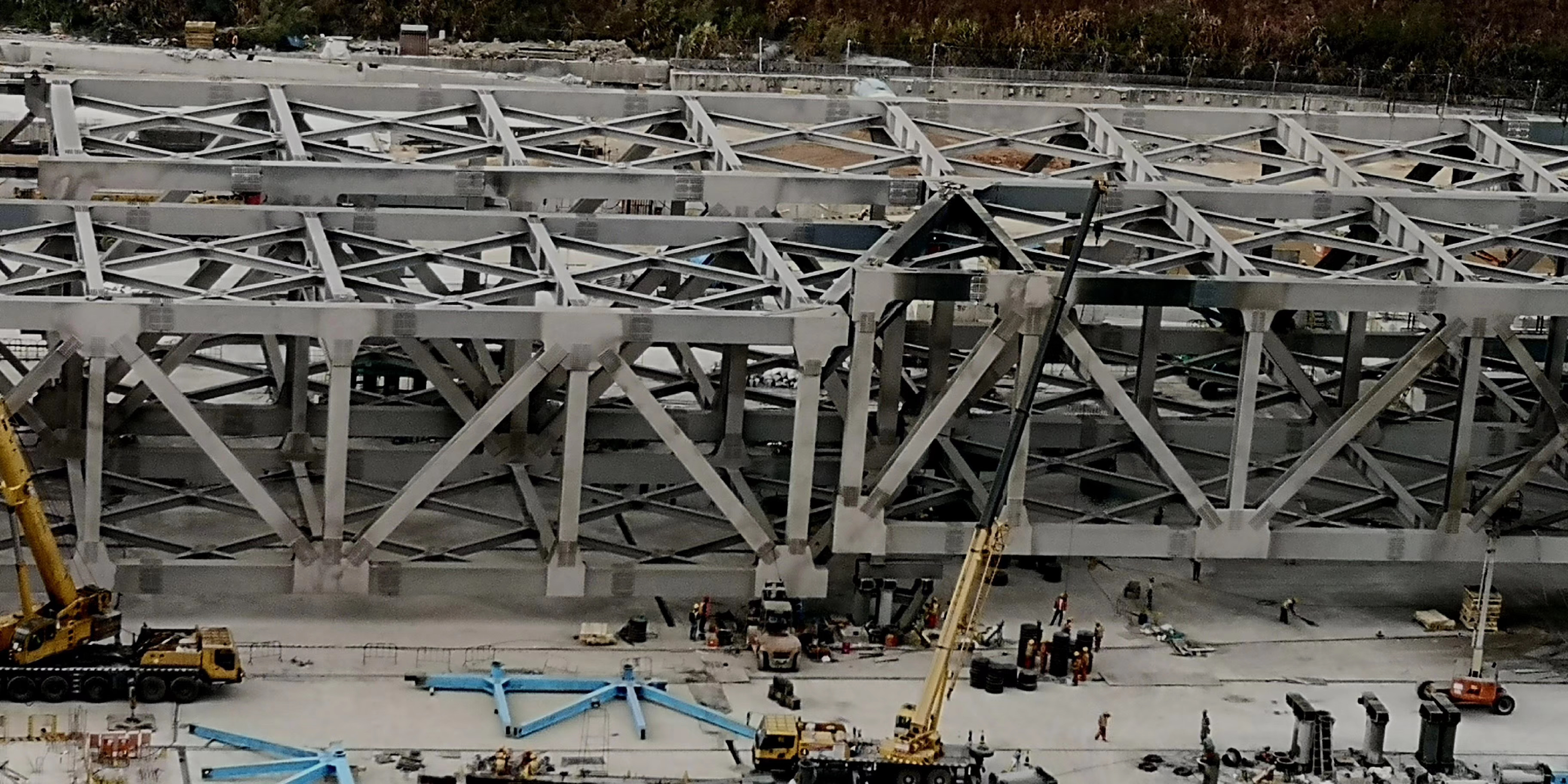 深圳地铁6号线民乐停车场钢桁架桥首件顶推顺利完成(图4)